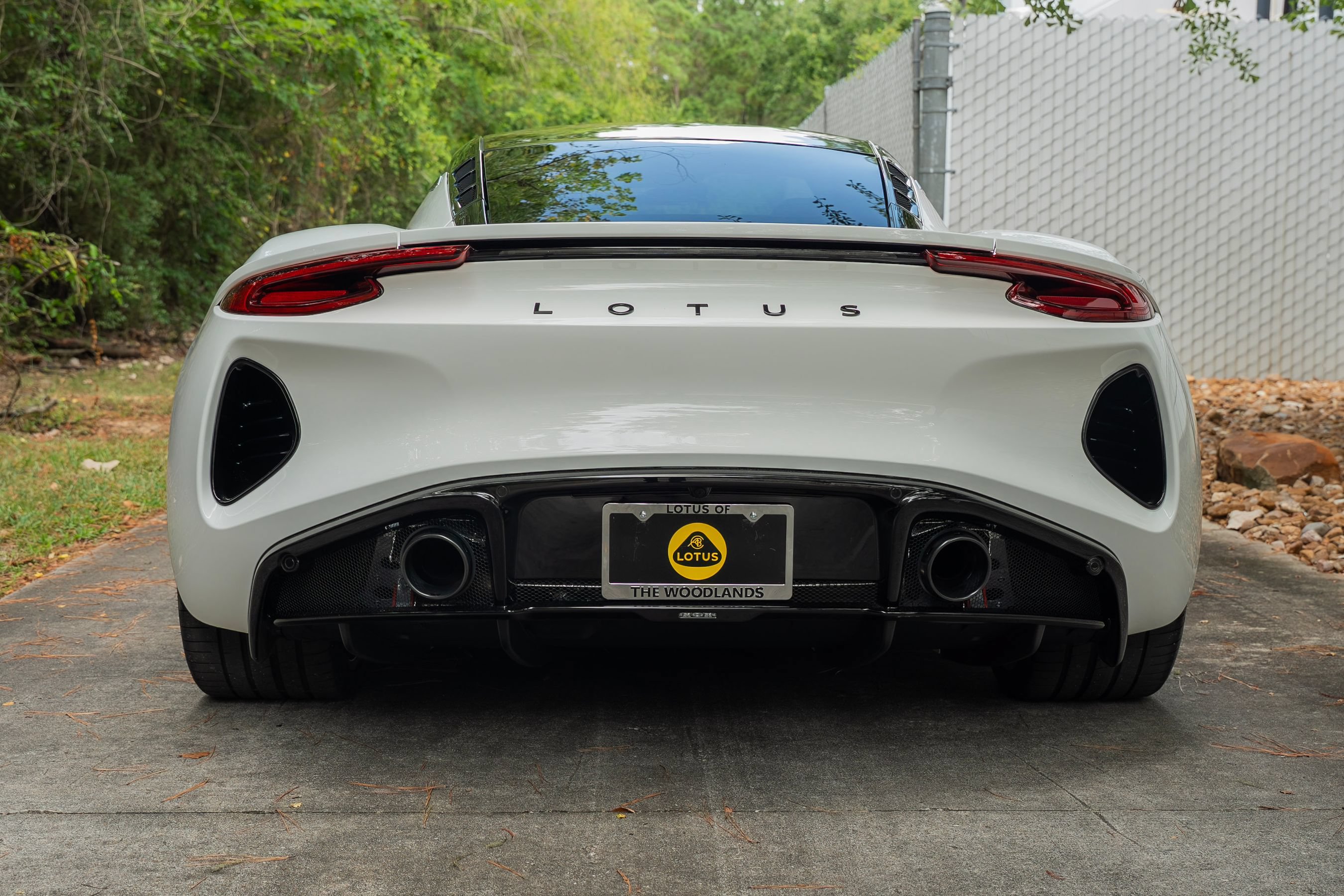 Used 2025 Lotus Emira RWD image 11