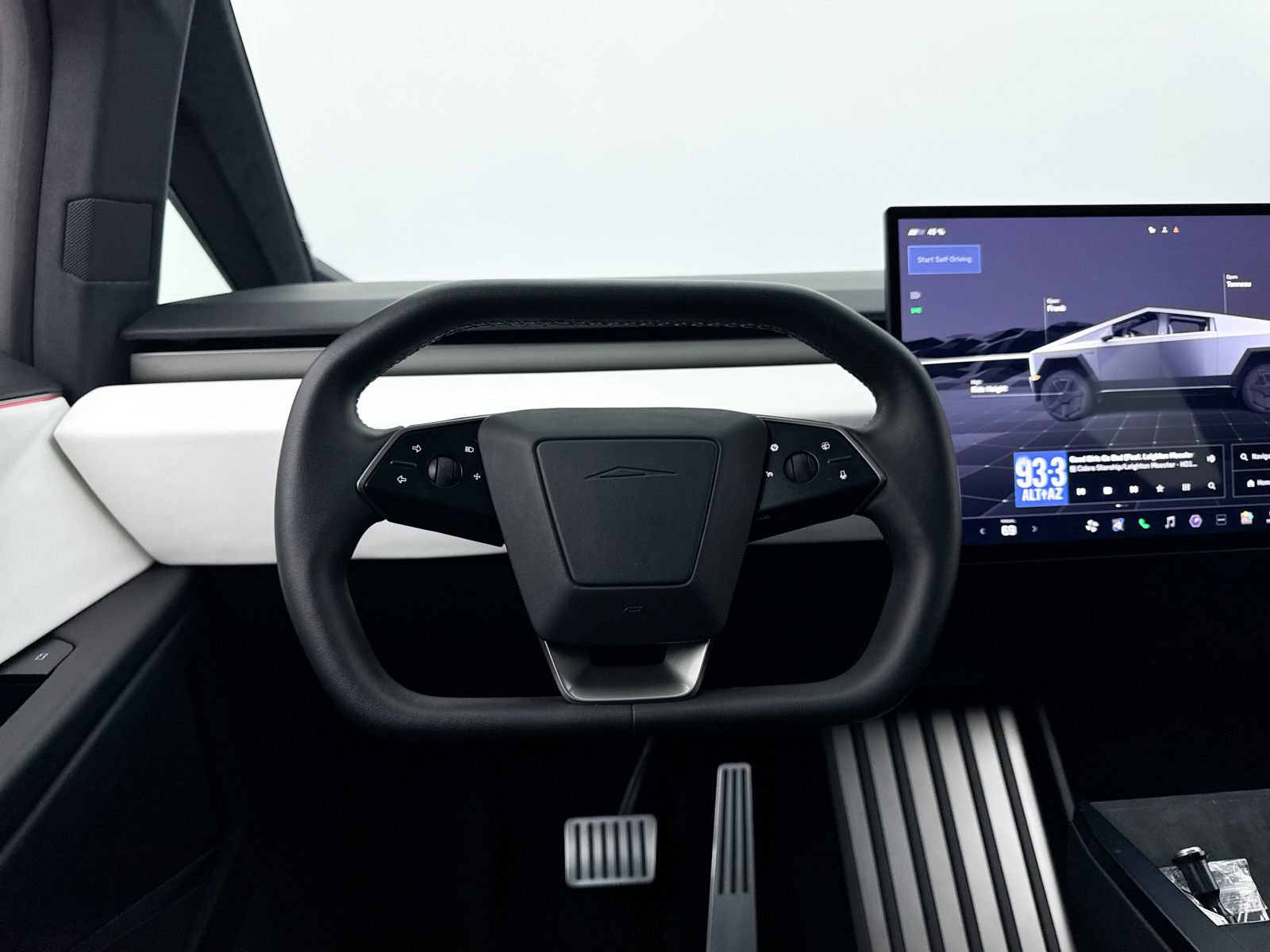 Used 2024 Tesla Cybertruck AWD Crew Cab image 4