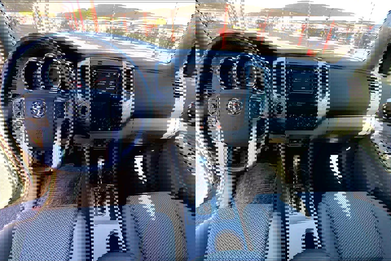 Used 2015 Toyota Tacoma 4x4 Access Cab V6 w/ TRD Off-Road Package image 16