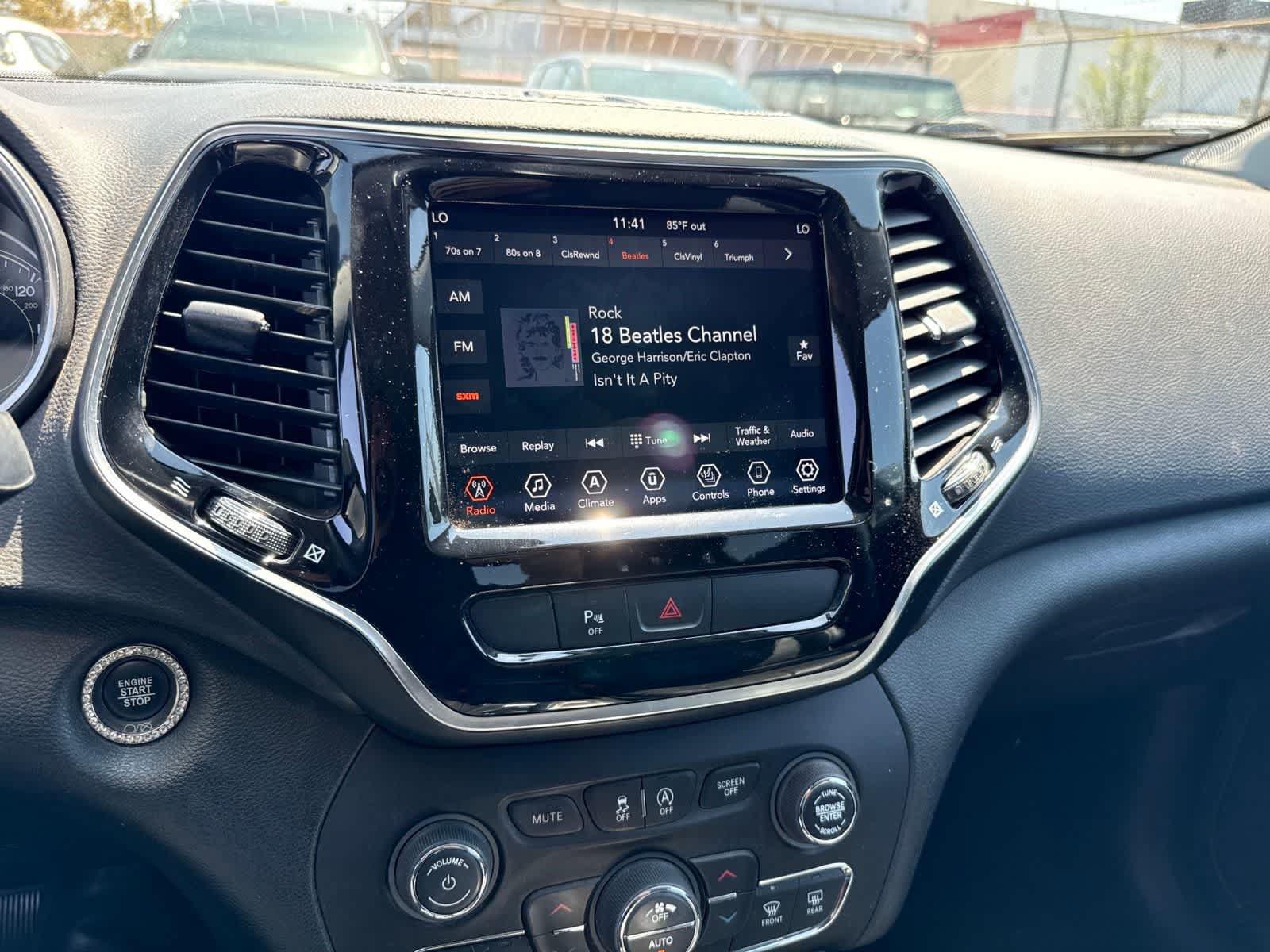 Used 2019 Jeep Cherokee Limited FWD image 25