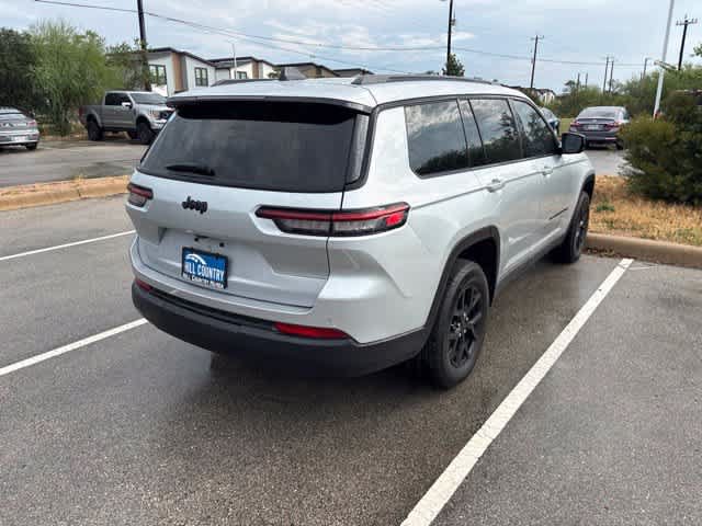 Used 2025 Jeep Grand Cherokee L Altitude RWD image 5