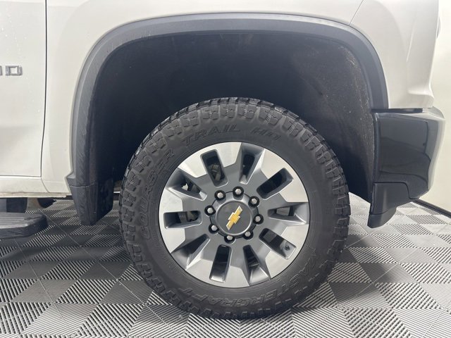 Used 2022 Chevrolet Silverado 2500 Custom w/ Custom Value Package image 5