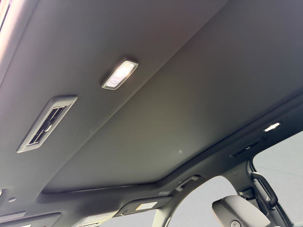 New 2026 Chevrolet Traverse RS w/ LPO, Floor Liner Package image 33