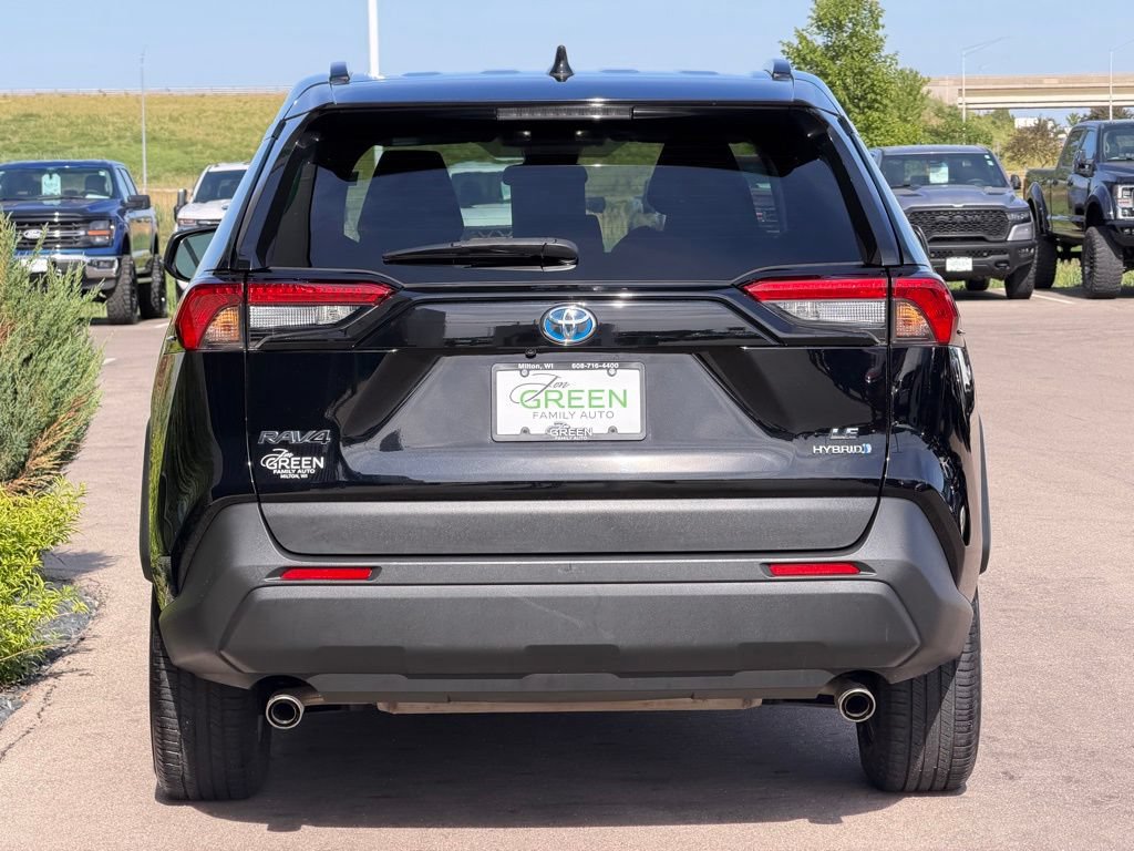 Used 2022 Toyota RAV4 LE AWD/4WD image 8