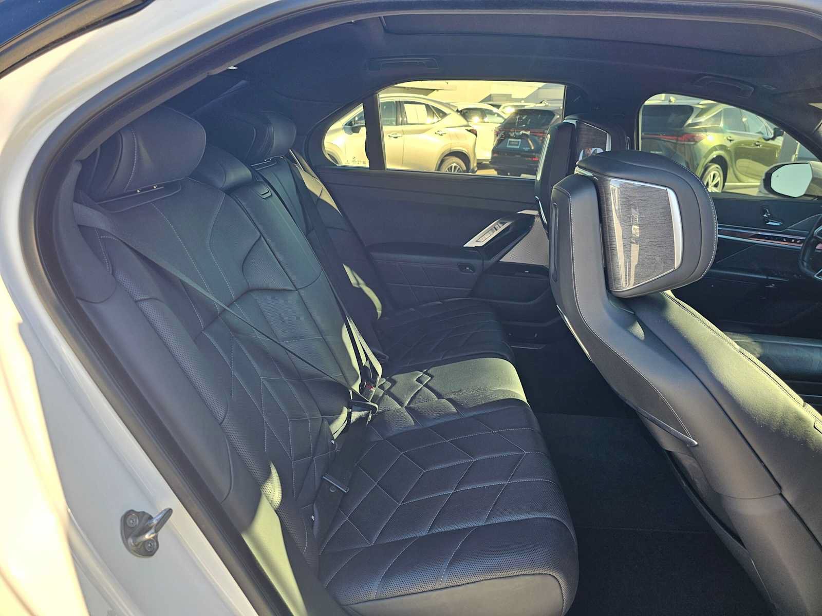 Used 2024 BMW i7 eDrive50 w/ M Sport Package RWD image 12