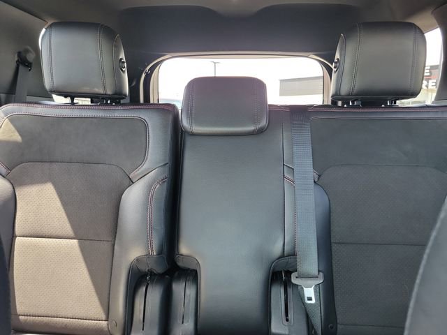 Used 2018 Ford Explorer XLT w/ Equipment Group 202A AWD/4WD image 35