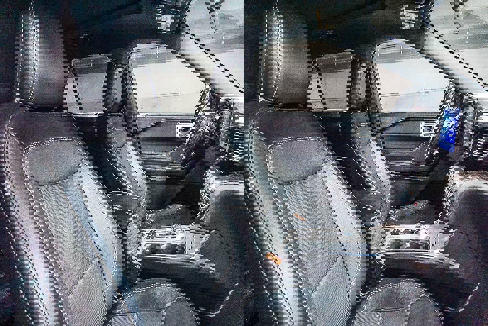 Used 2020 Ford Explorer Limited image 18