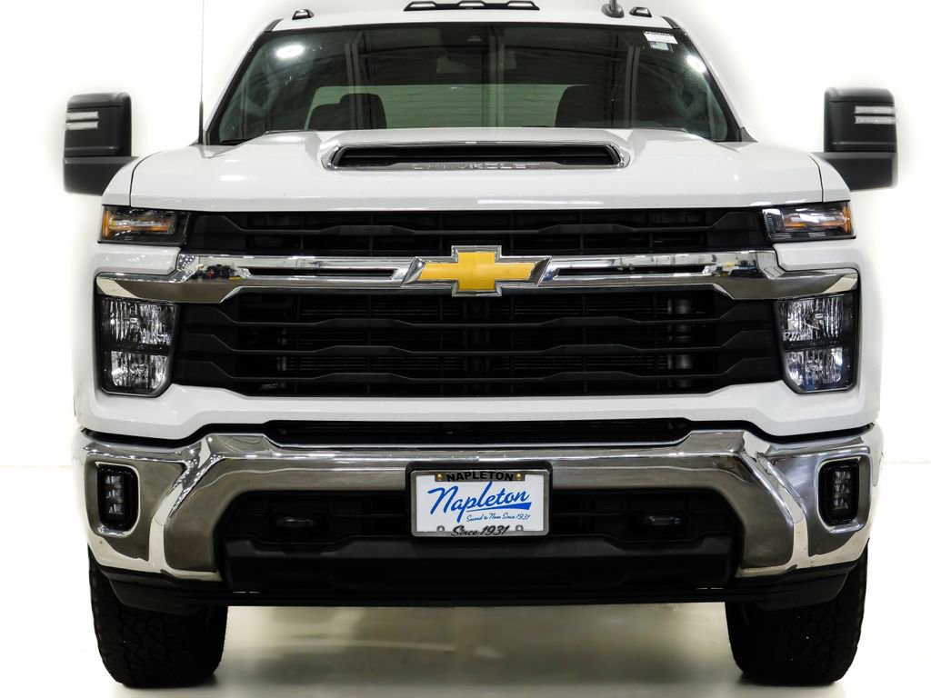 Used 2024 Chevrolet Silverado 3500 LT w/ Convenience Package image 2