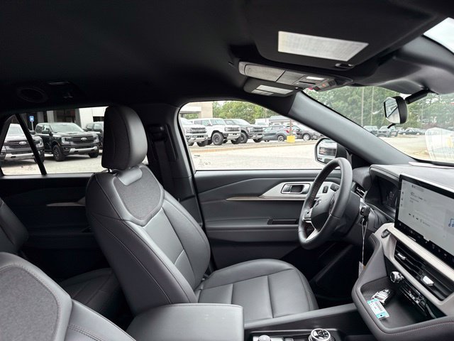 New 2027 Ford Explorer Active w/ Active Comfort Package RWD image 15