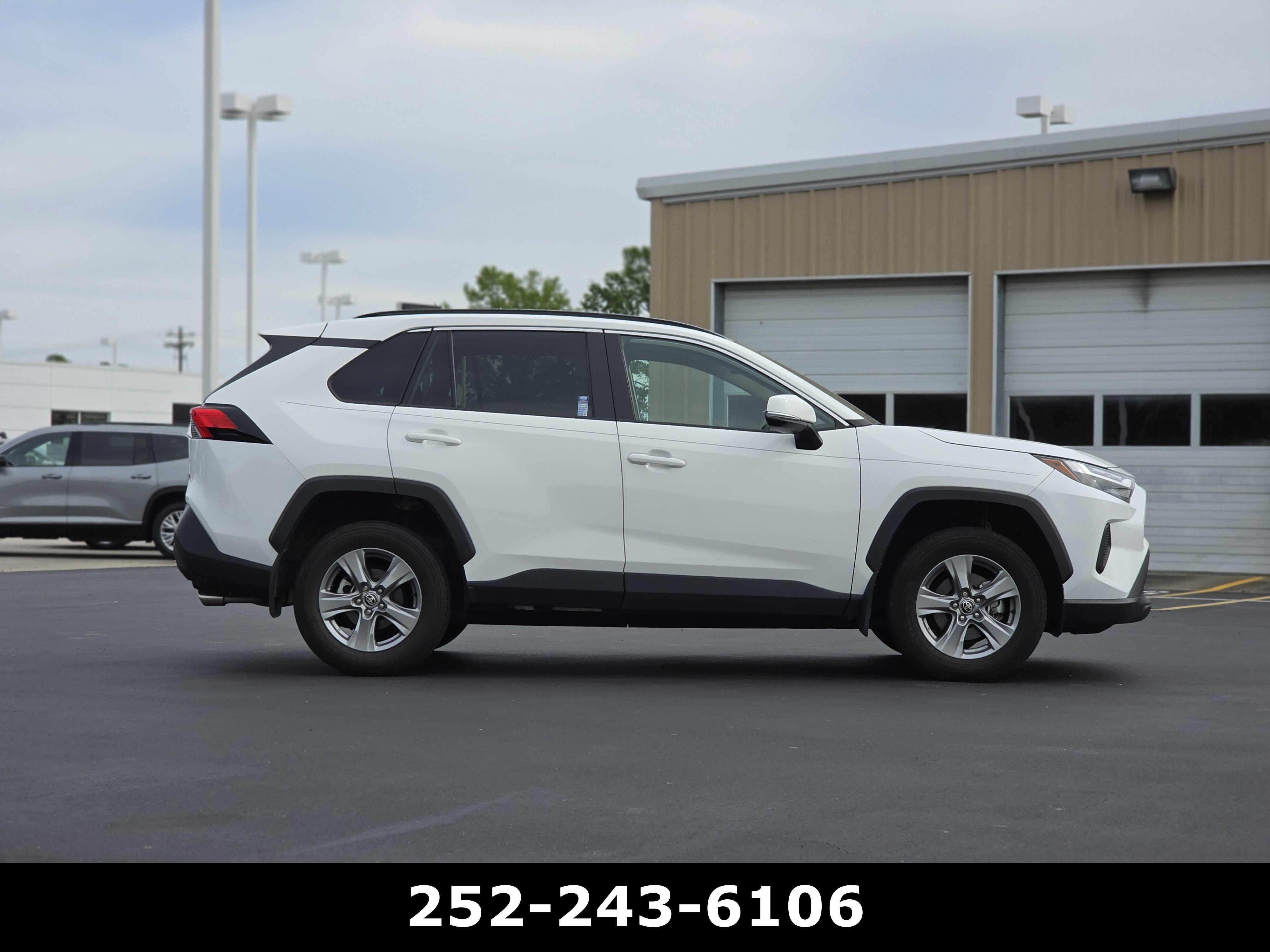 Used 2024 Toyota RAV4 XLE w/ Convenience Package image 8