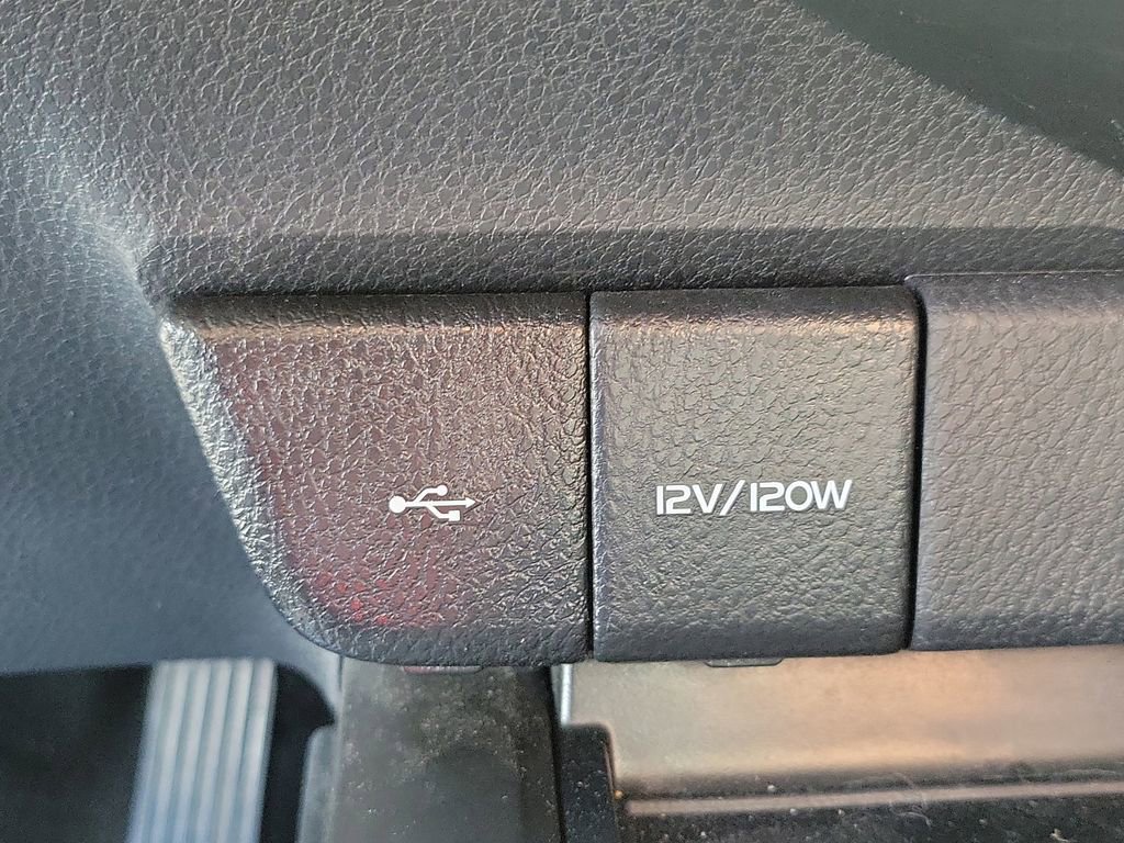 Used 2024 Toyota Camry SE image 31