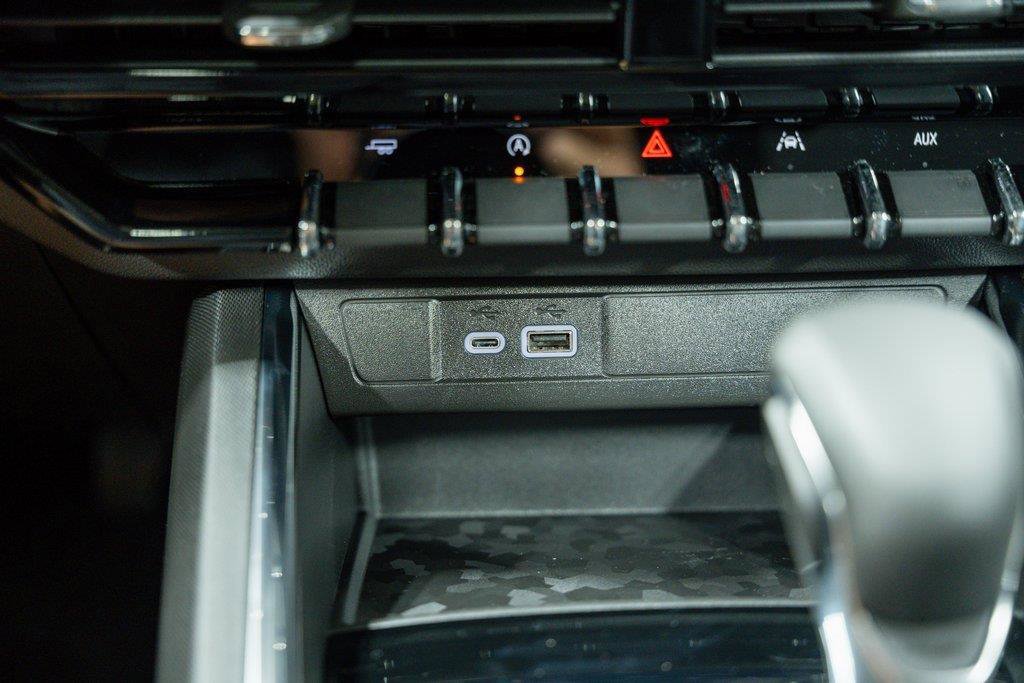 New 2024 GMC Canyon Elevation w/ Elevation Premium Package image 38