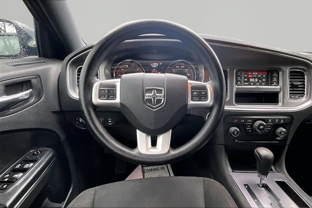 Used 2014 Dodge Charger SE RWD image 9