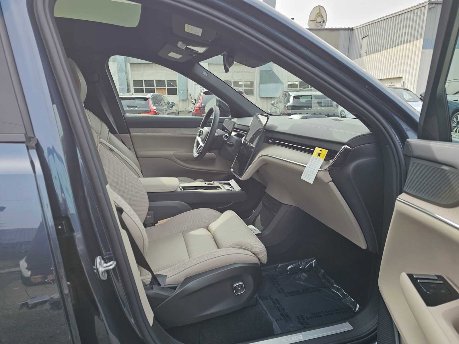 New 2026 Volvo EX90 Ultra image 11