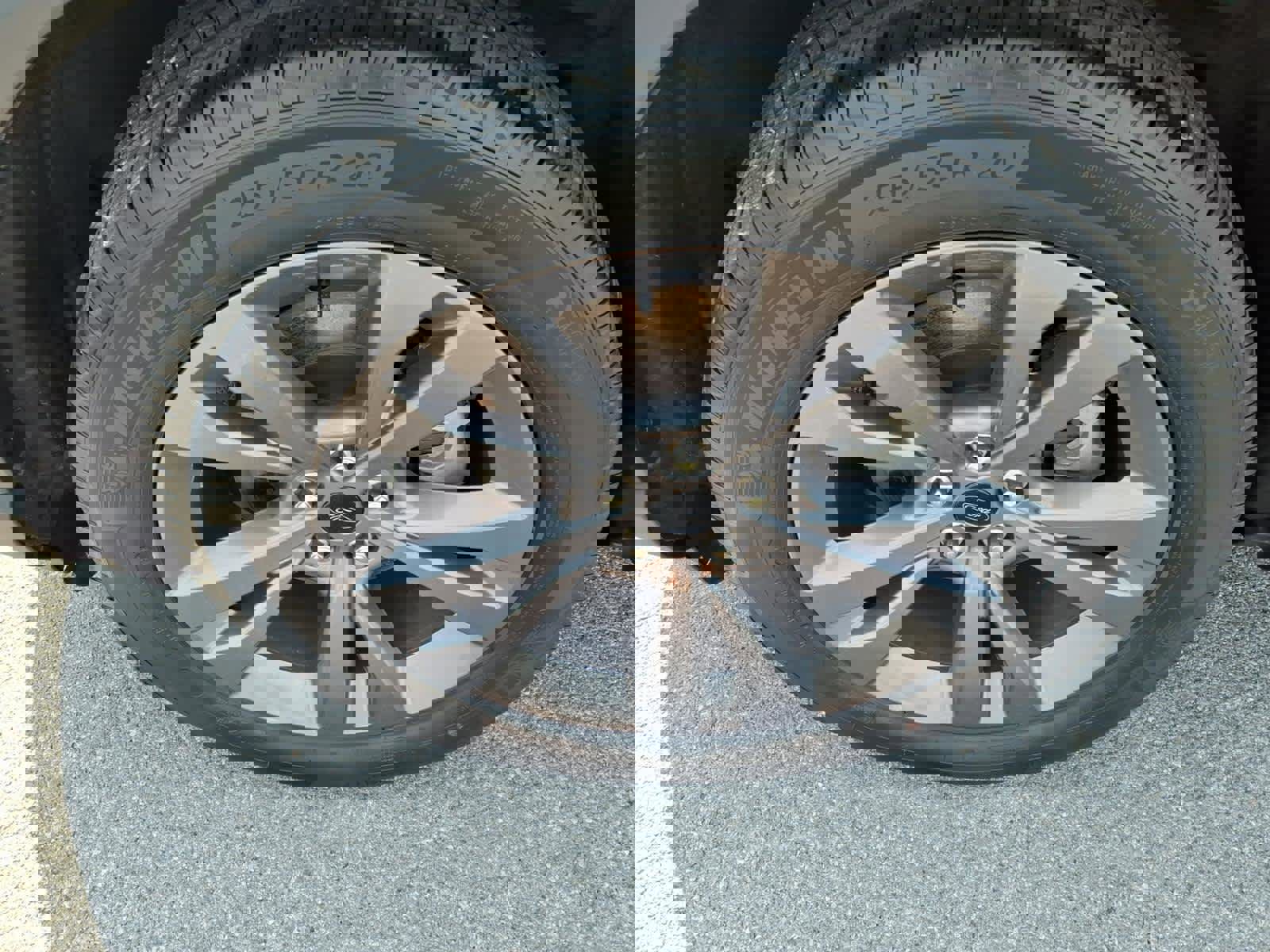 Used 2025 Ford Explorer Active w/ Active Comfort Package image 5