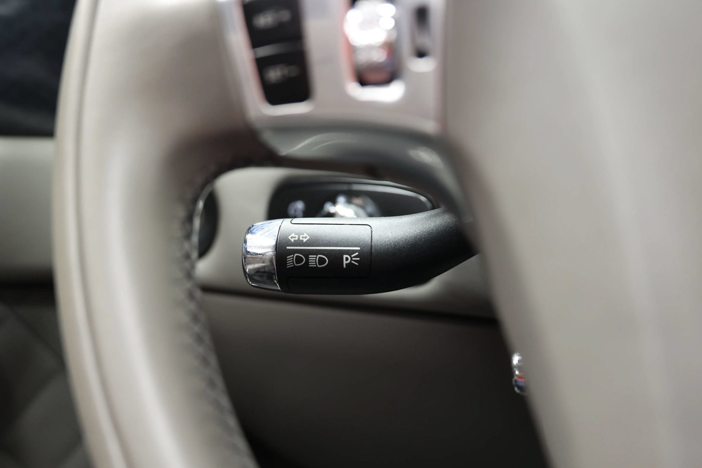 Used 2018 Bentley Flying Spur S W12 AWD/4WD image 32