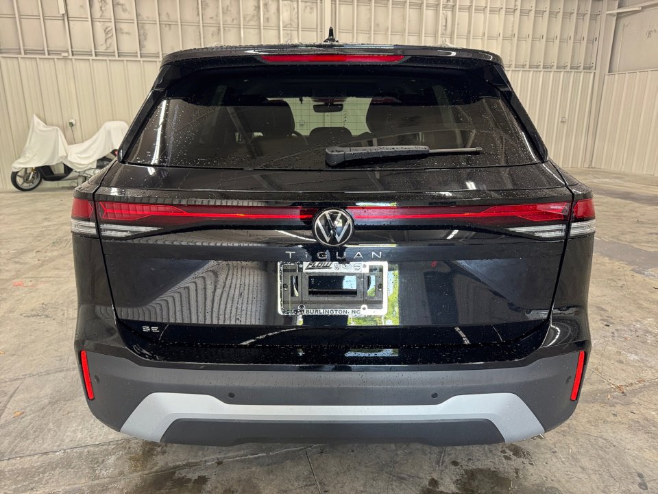 New 2026 Volkswagen Tiguan SE FWD image 14