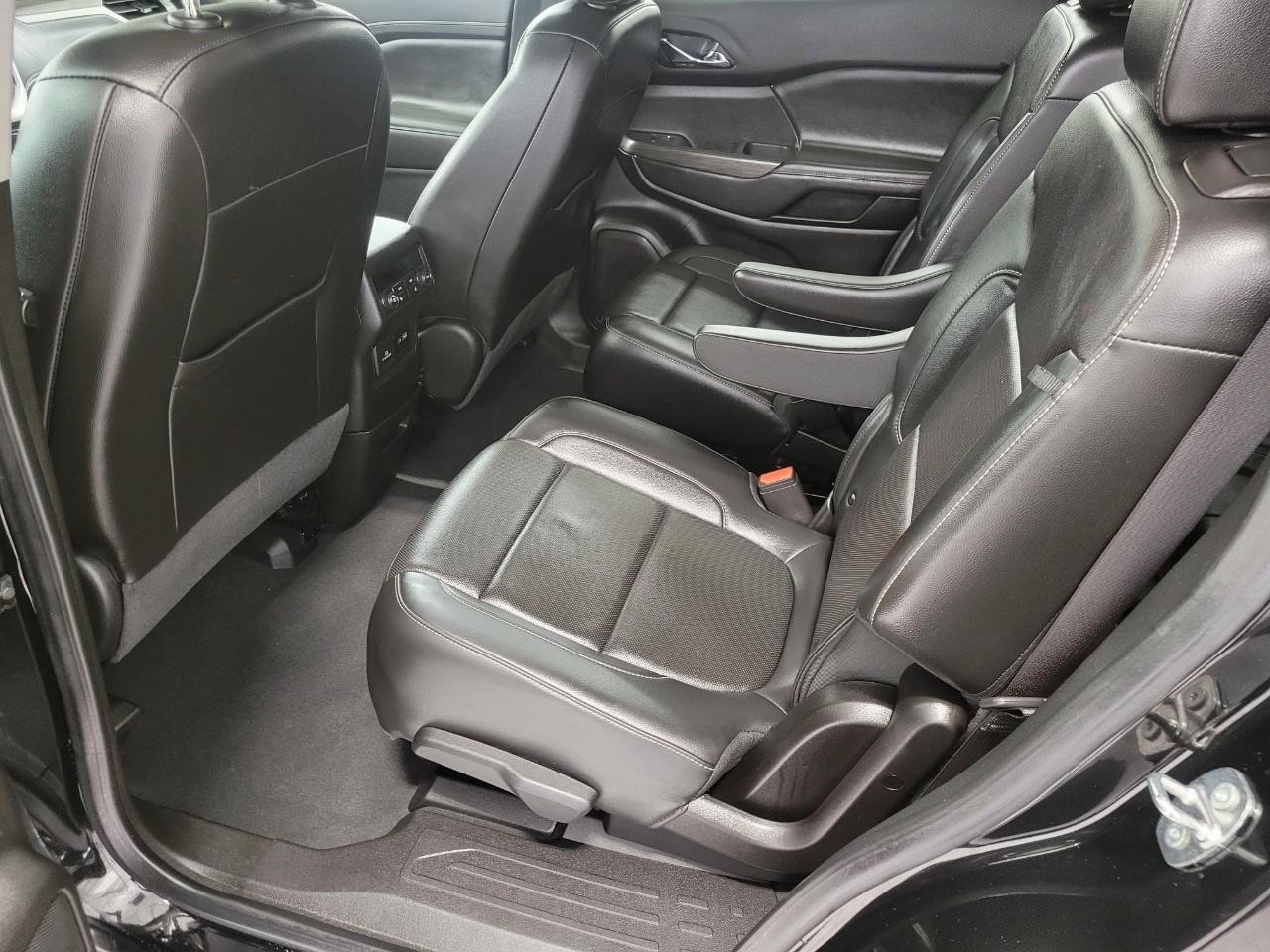 Used 2023 GMC Acadia SLT w/ Elevation Edition image 21