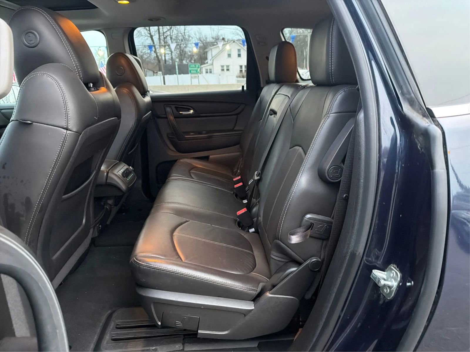 Used 2017 Chevrolet Traverse LT image 10