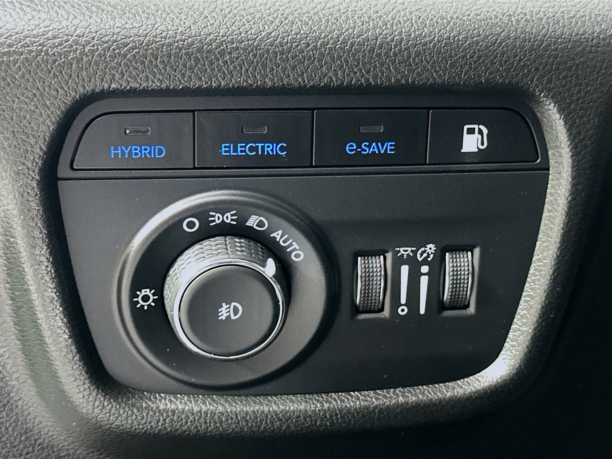 Used 2022 Jeep Grand Cherokee Limited 4xe w/ Luxury Tech Group II image 17