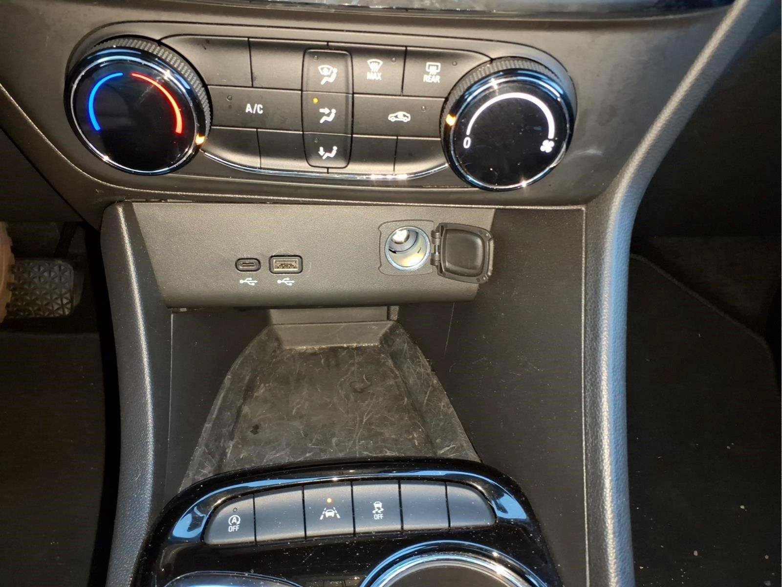 Certified 2026 Buick Encore GX Preferred FWD image 24