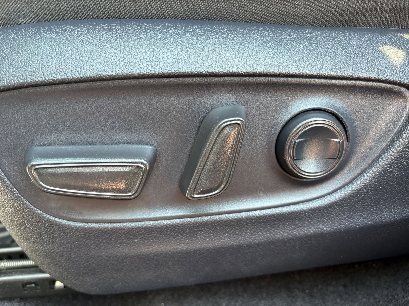 Used 2024 Toyota RAV4 XLE image 23