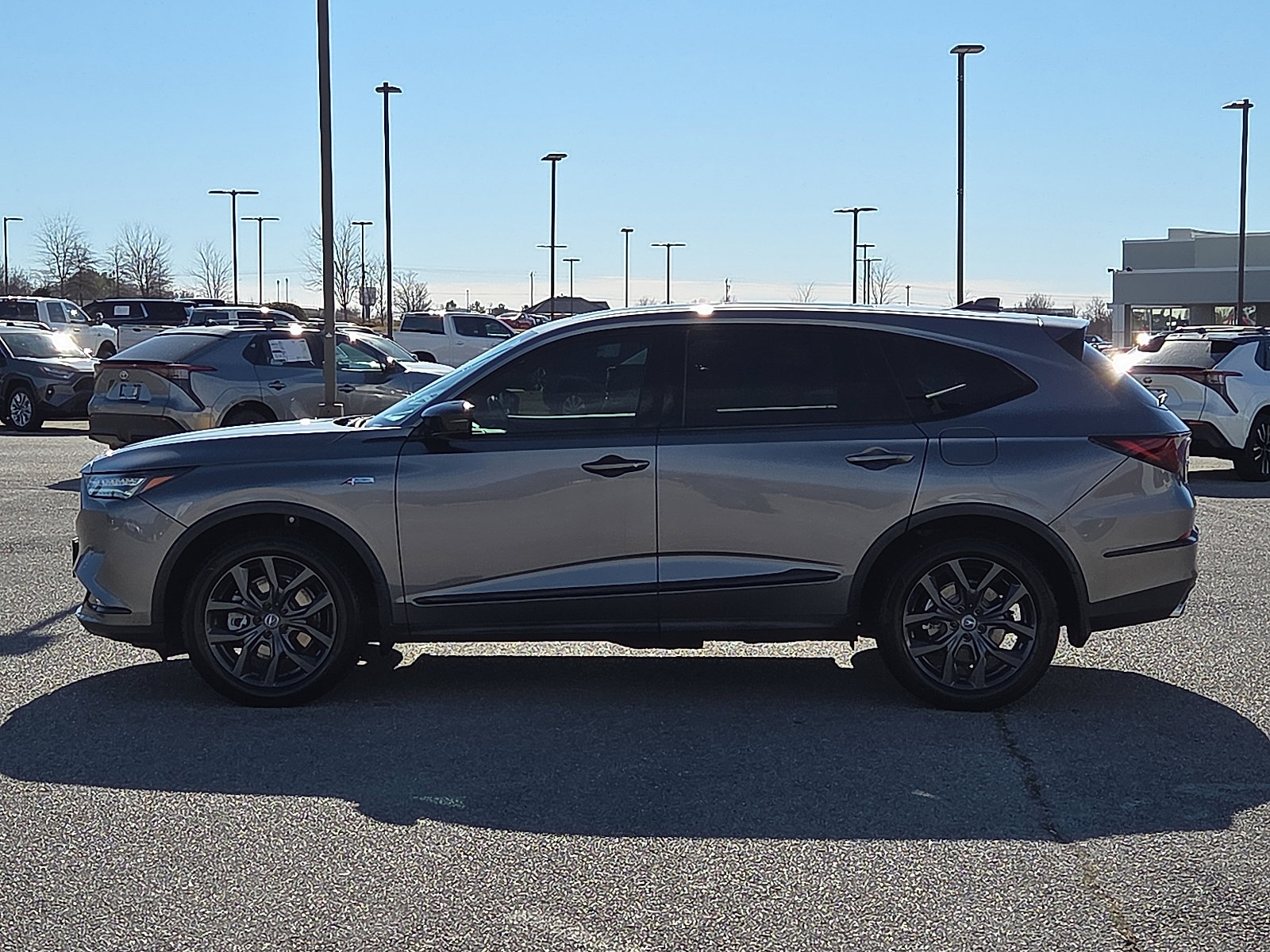 Used 2022 Acura MDX A-Spec image 3