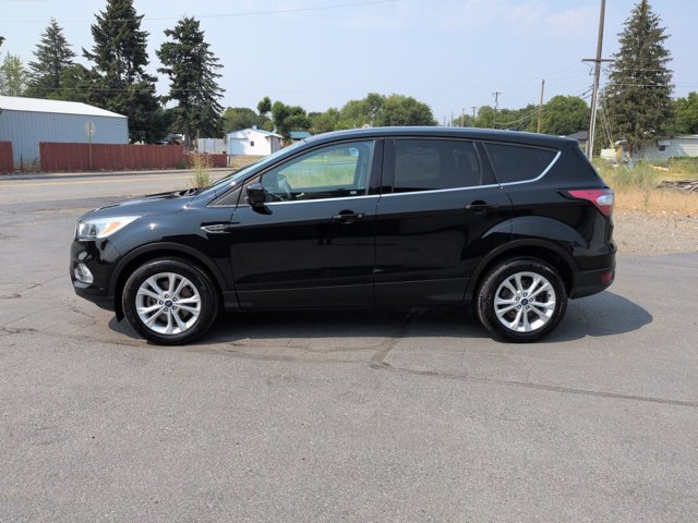 Used 2017 Ford Escape SE w/ SE Cold Weather Package AWD/4WD image 5