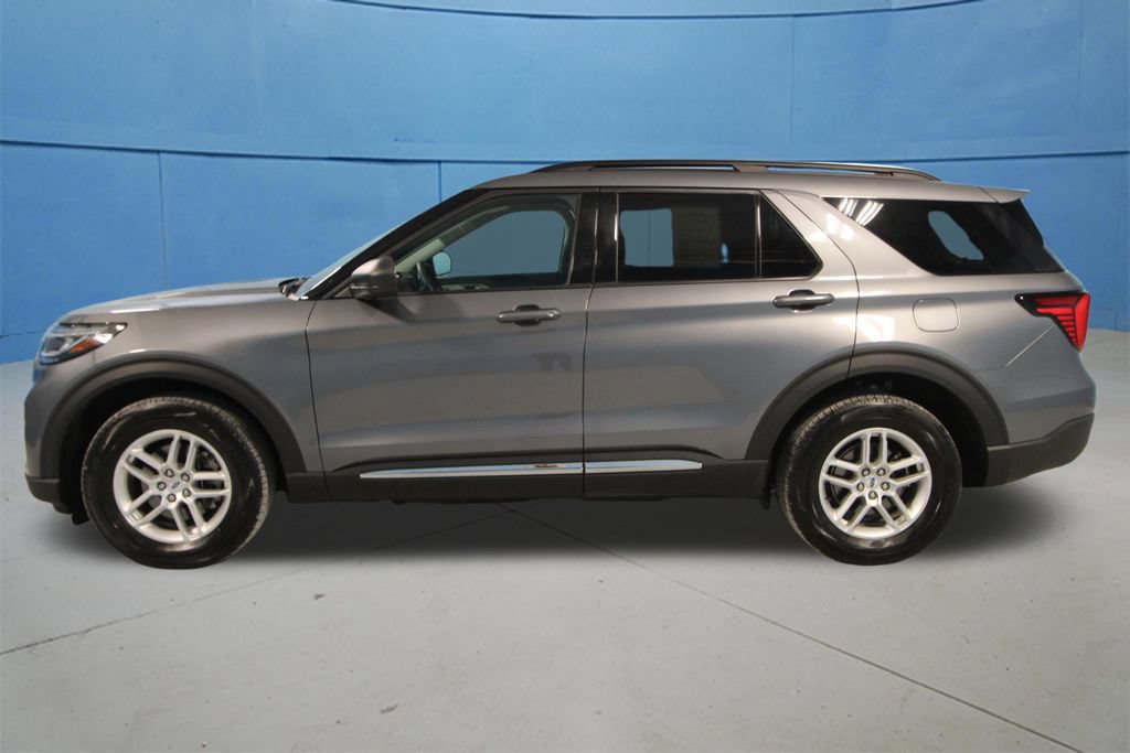 Used 2025 Ford Explorer Active AWD/4WD image 26