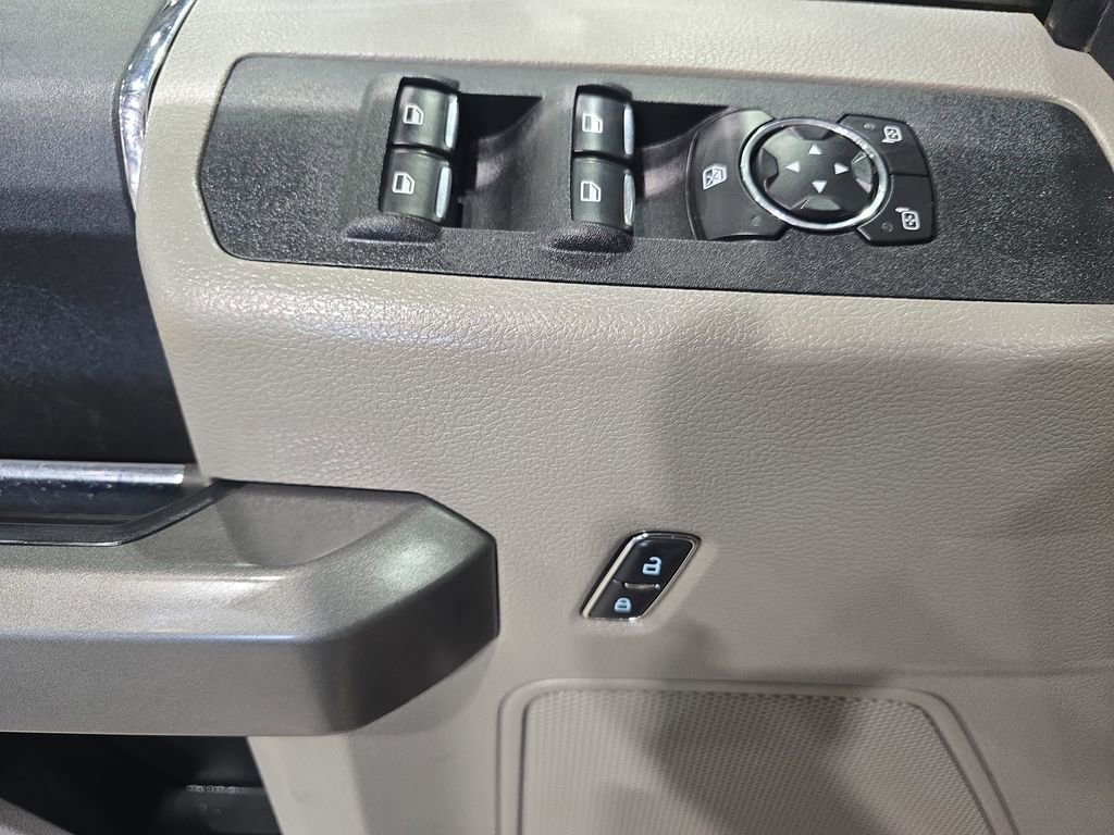 Used 2017 Ford F350 XLT image 28