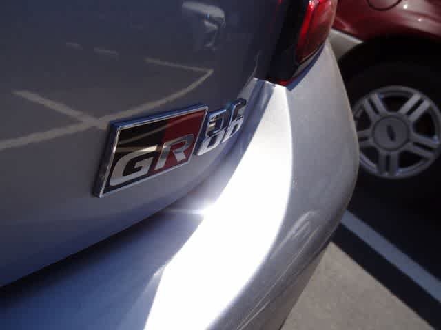Used 2022 Toyota GR86 Premium RWD image 8