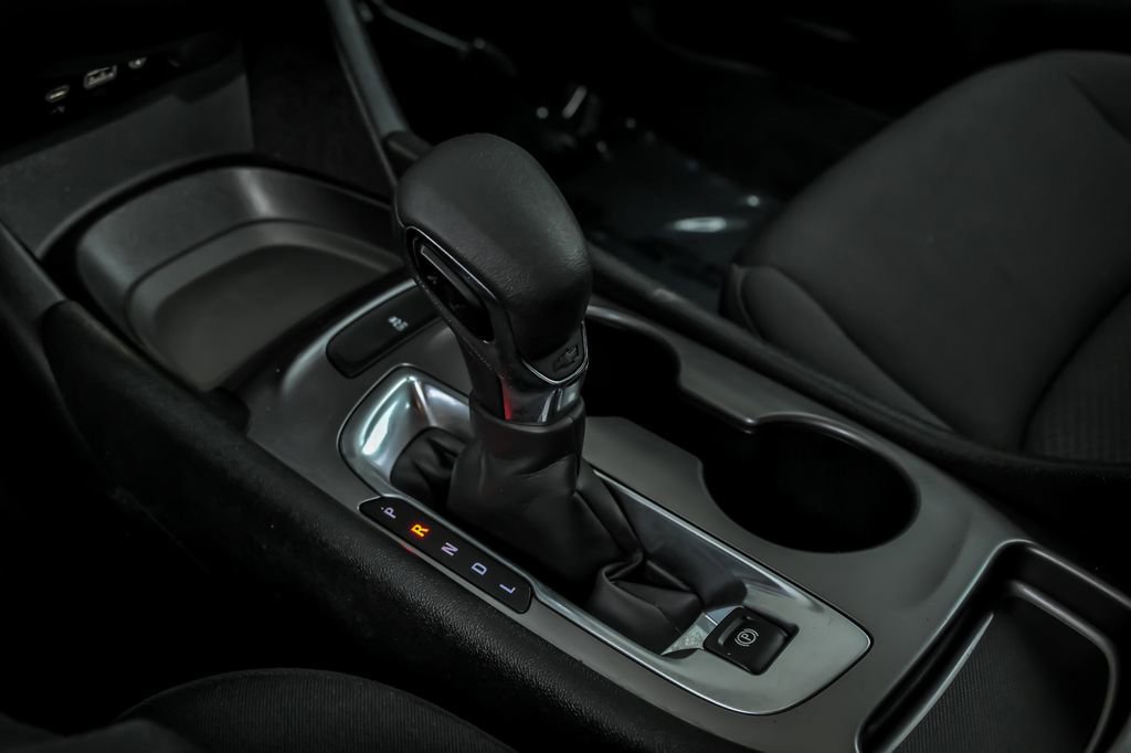 Used 2023 Chevrolet Malibu LS FWD image 27