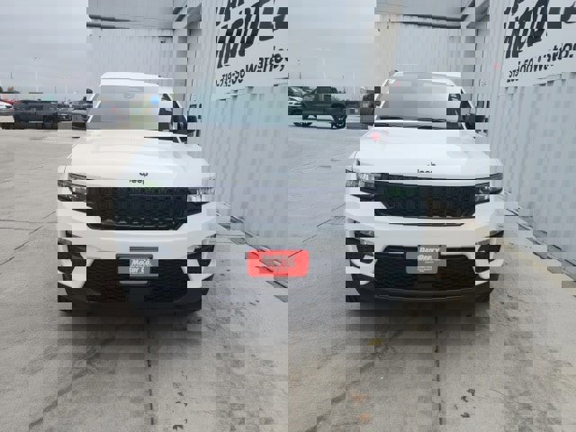 New 2025 Jeep Grand Cherokee Limited w/ Black Appearance Package image 22