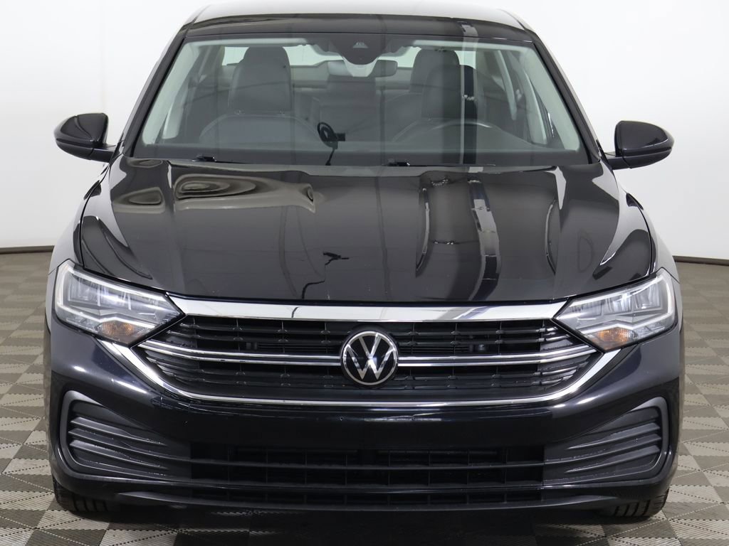 Used 2024 Volkswagen Jetta SE image 11