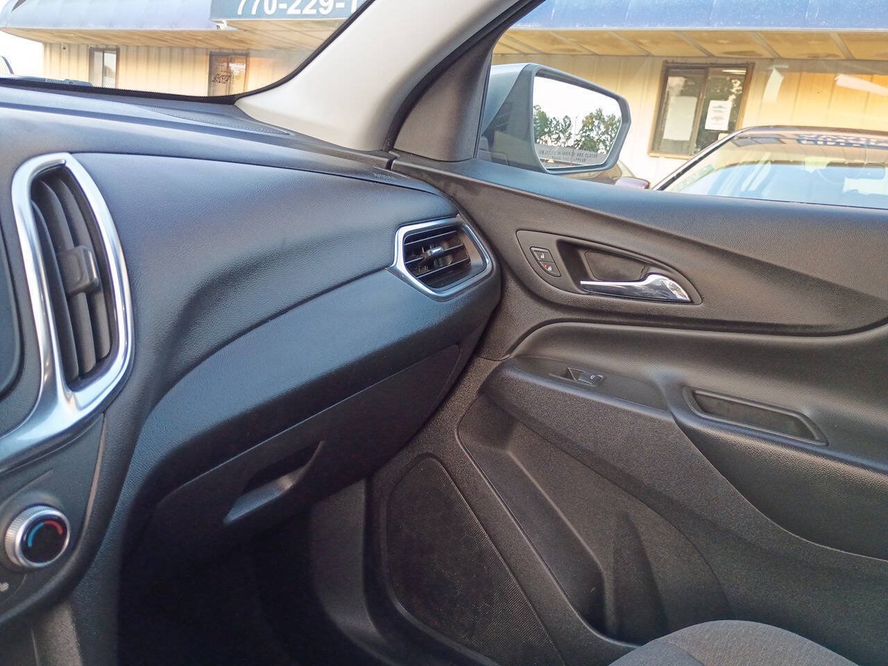Used 2024 Chevrolet Equinox LT w/ Driver Convenience Package AWD/4WD image 19