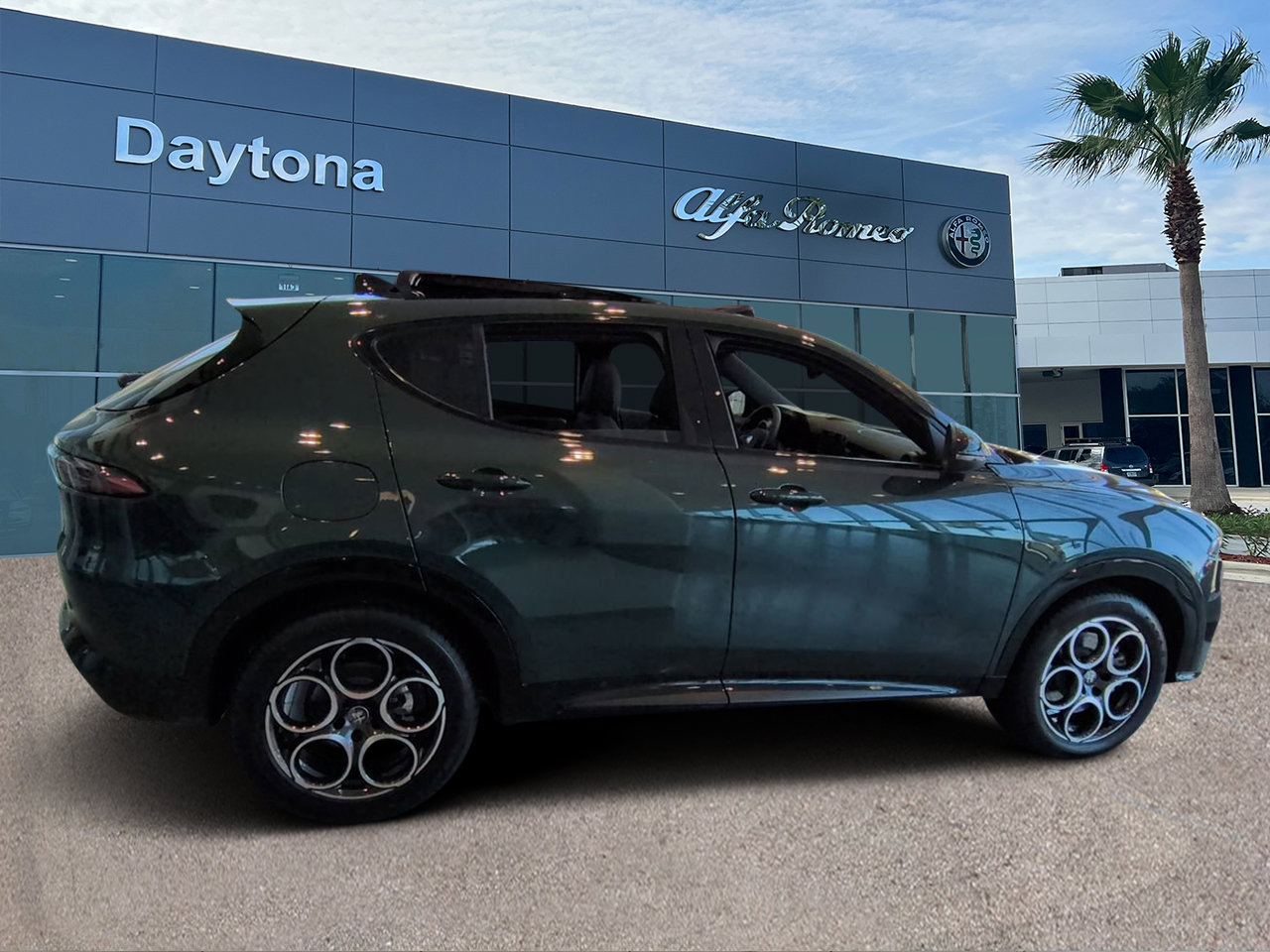 New 2026 Alfa Romeo Tonale w/ Black Premium Package AWD/4WD image 2