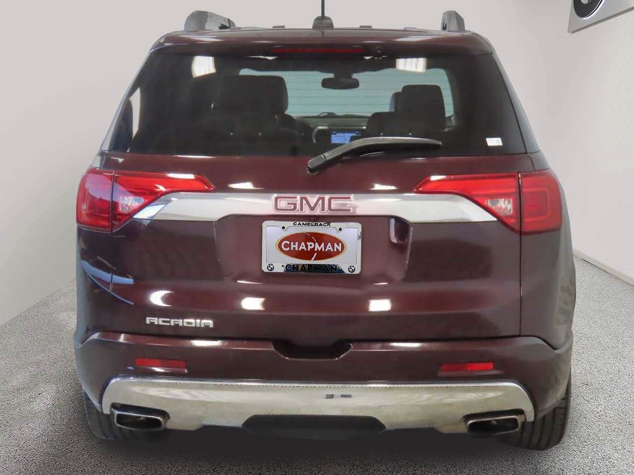 Used 2018 GMC Acadia Denali w/ Technology Package FWD image 4