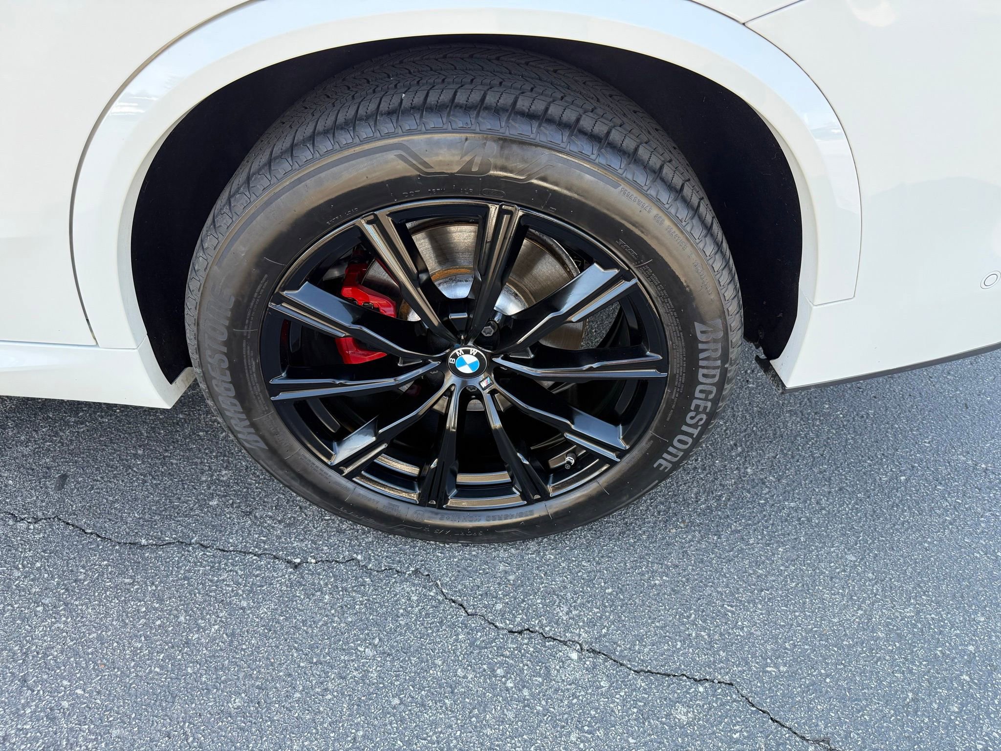 Used 2024 BMW X5 xDrive40i w/ Executive Package image 12