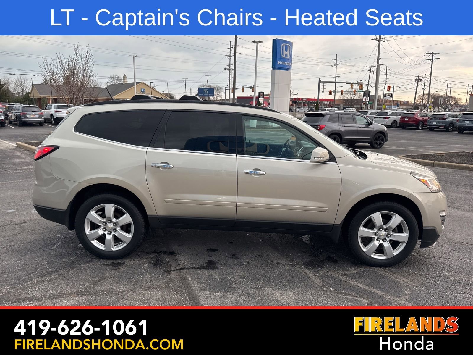 Used 2017 Chevrolet Traverse LT w/ Style and Technology Package image 6