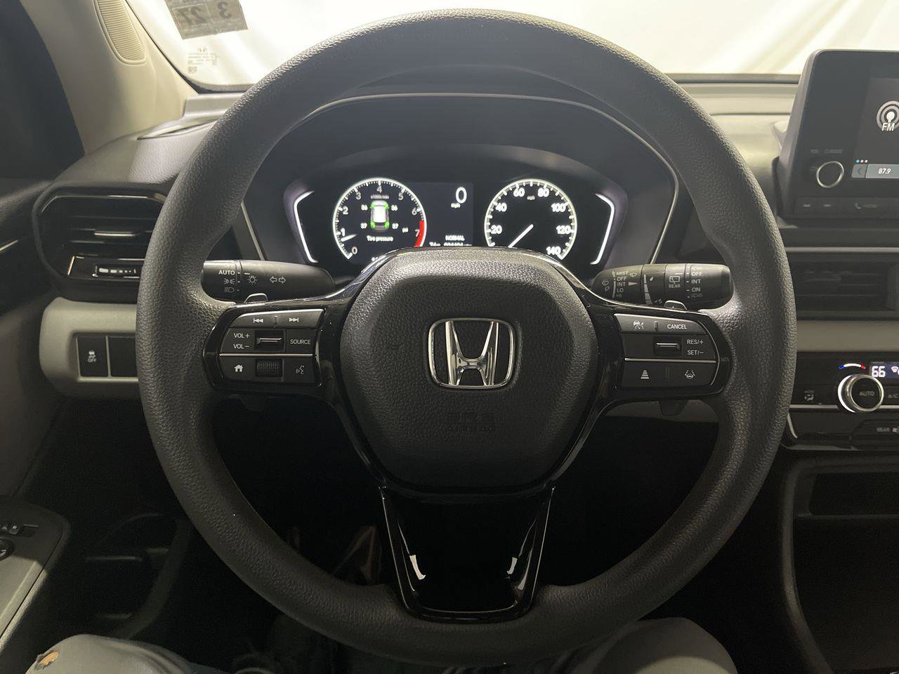 Used 2023 Honda Pilot LX image 14