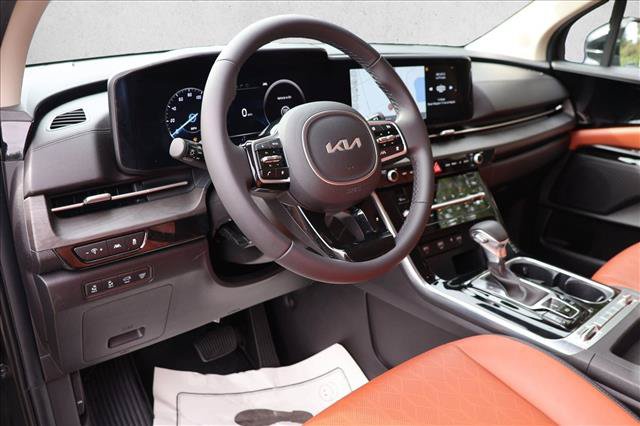 Used 2023 Kia Carnival SX FWD image 10