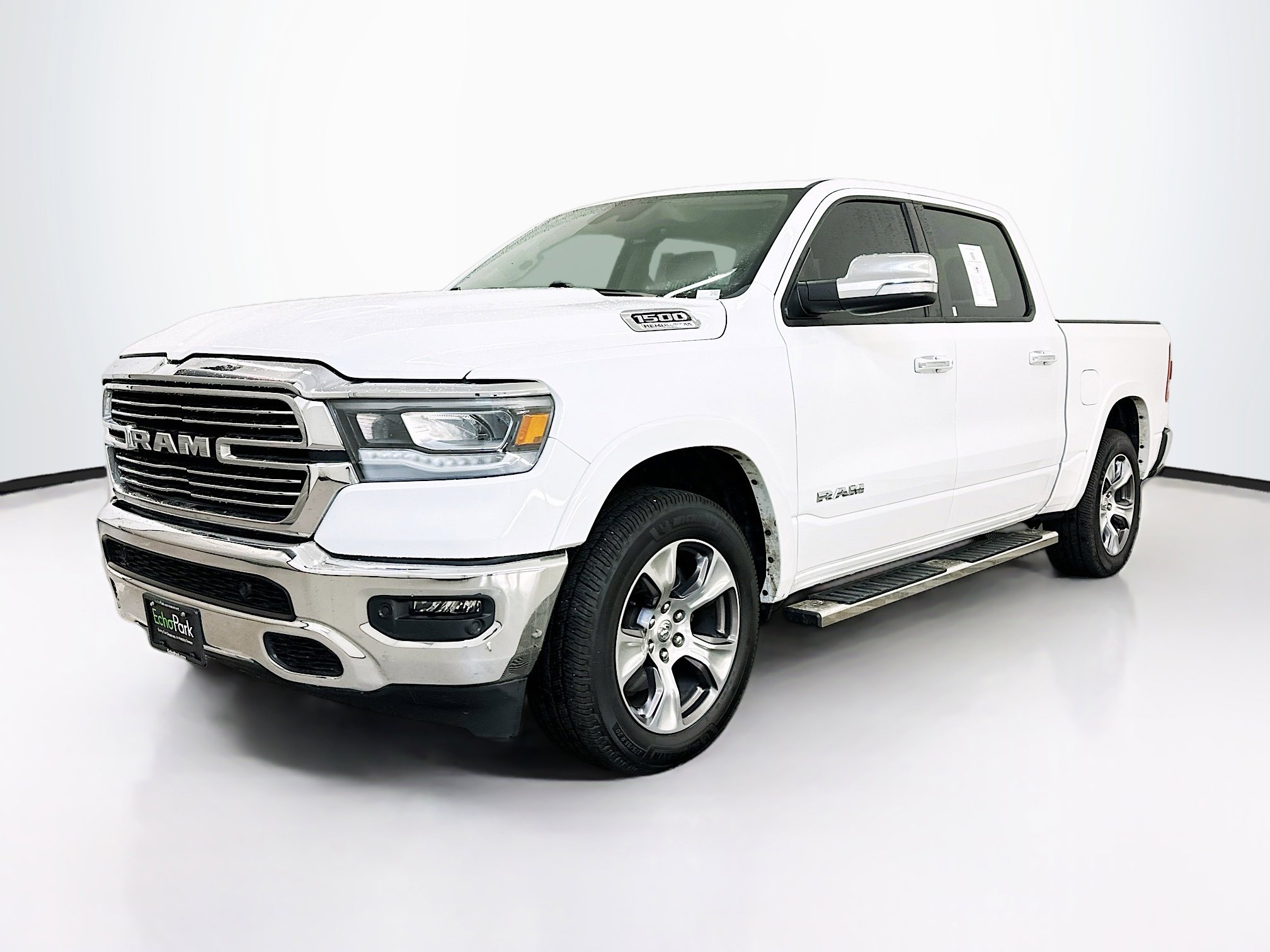 Used 2022 RAM 1500 Laramie AWD/4WD image 3