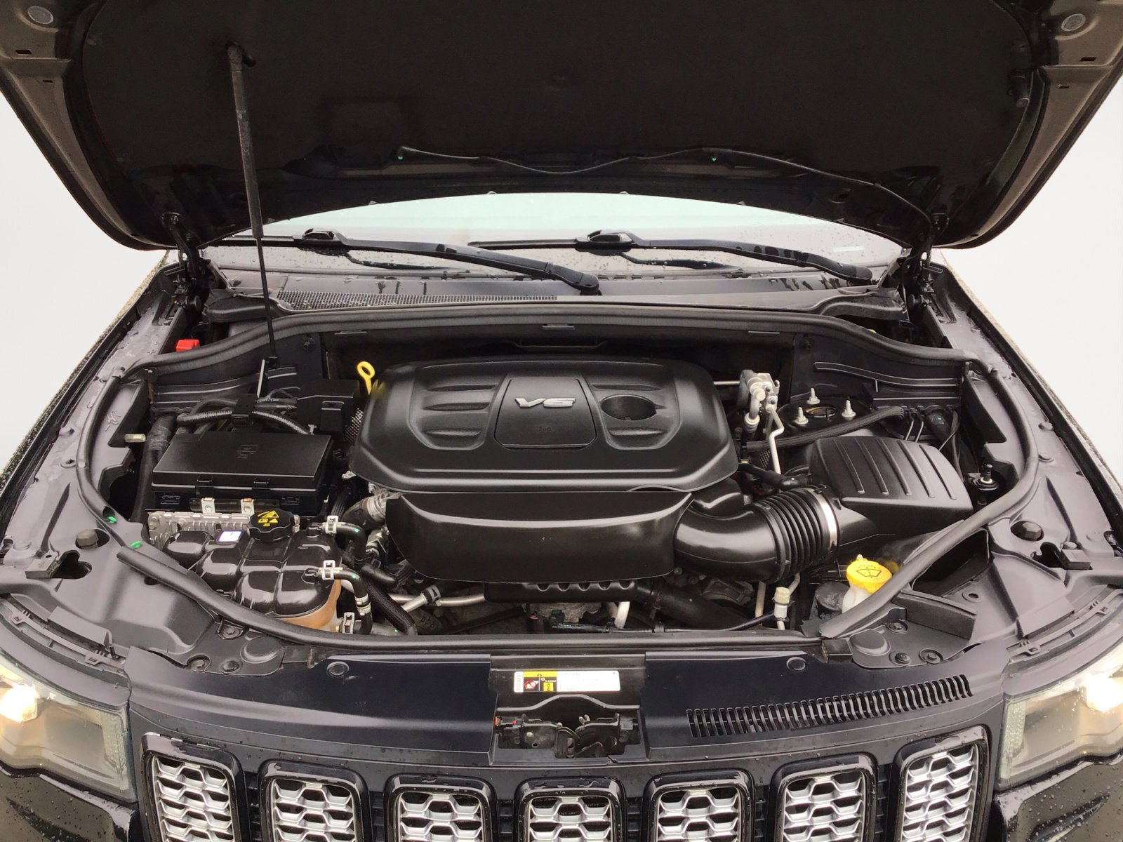 Used 2018 Jeep Grand Cherokee Altitude AWD/4WD image 29