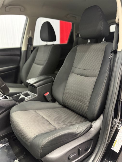 Used 2018 Nissan Rogue SV w/ Premium Package AWD/4WD image 12