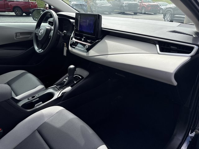 Used 2025 Toyota Corolla LE FWD image 23