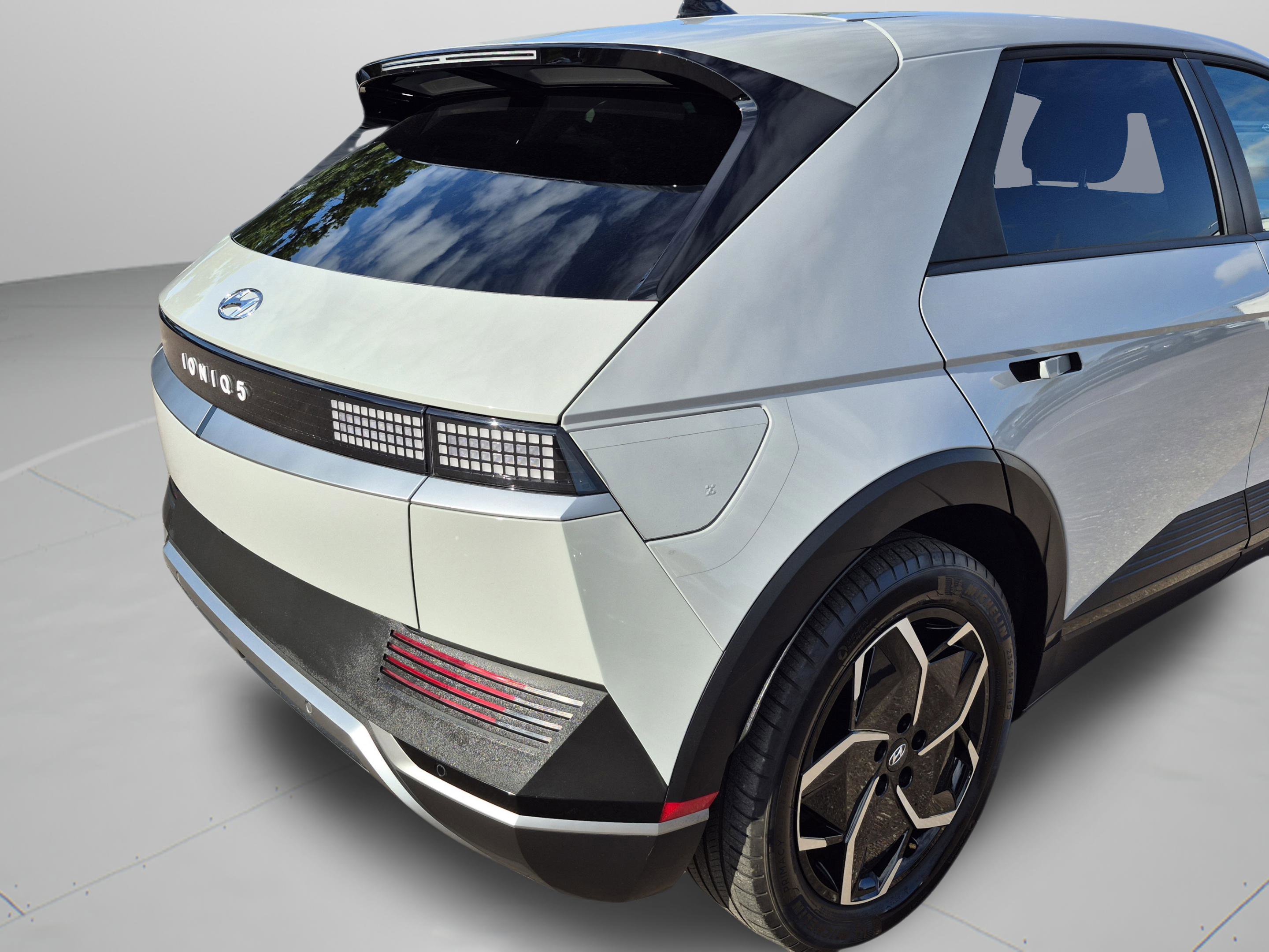 Certified 2024 Hyundai Ioniq 5 SEL RWD image 35