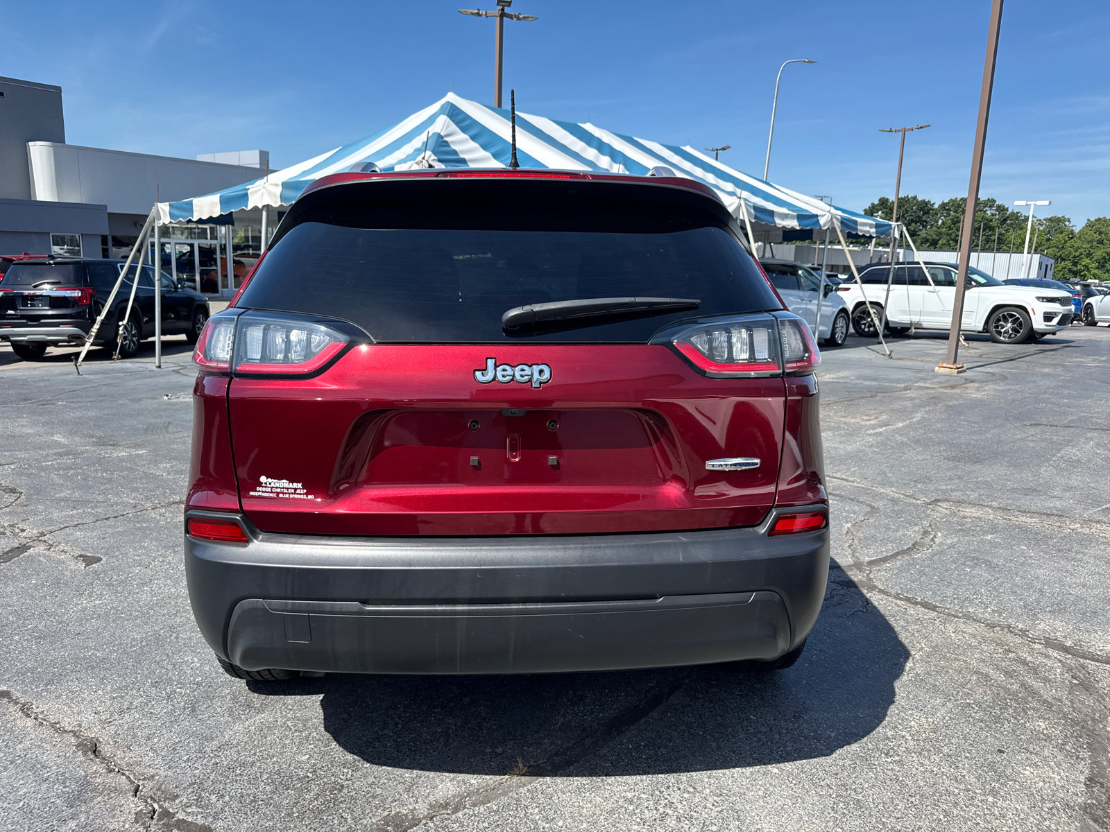 Used 2020 Jeep Cherokee Latitude FWD image 4