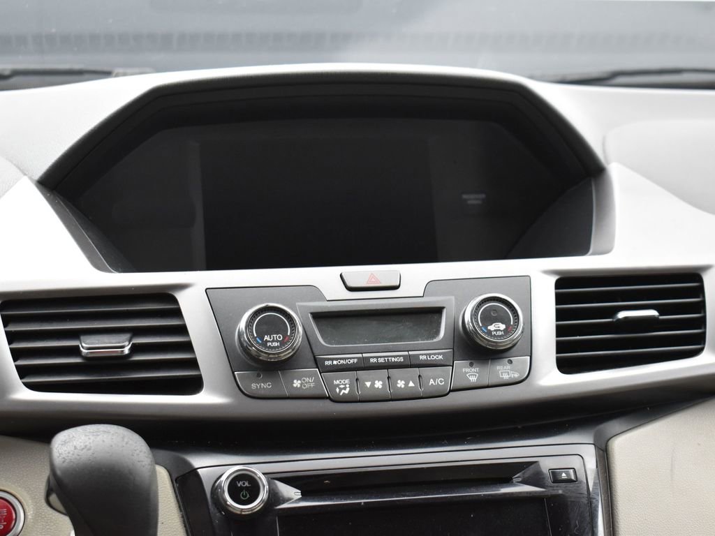 Used 2017 Honda Odyssey SE image 18