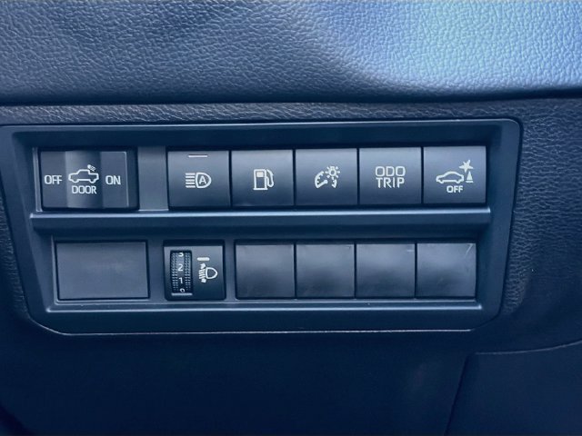 Used 2025 Toyota Tundra Limited AWD/4WD image 33