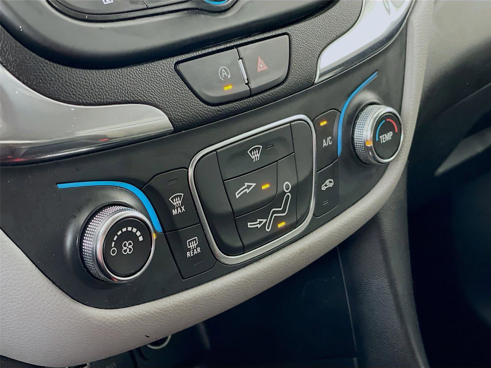 Used 2023 Chevrolet Equinox LS w/ LS Convenience Package image 18